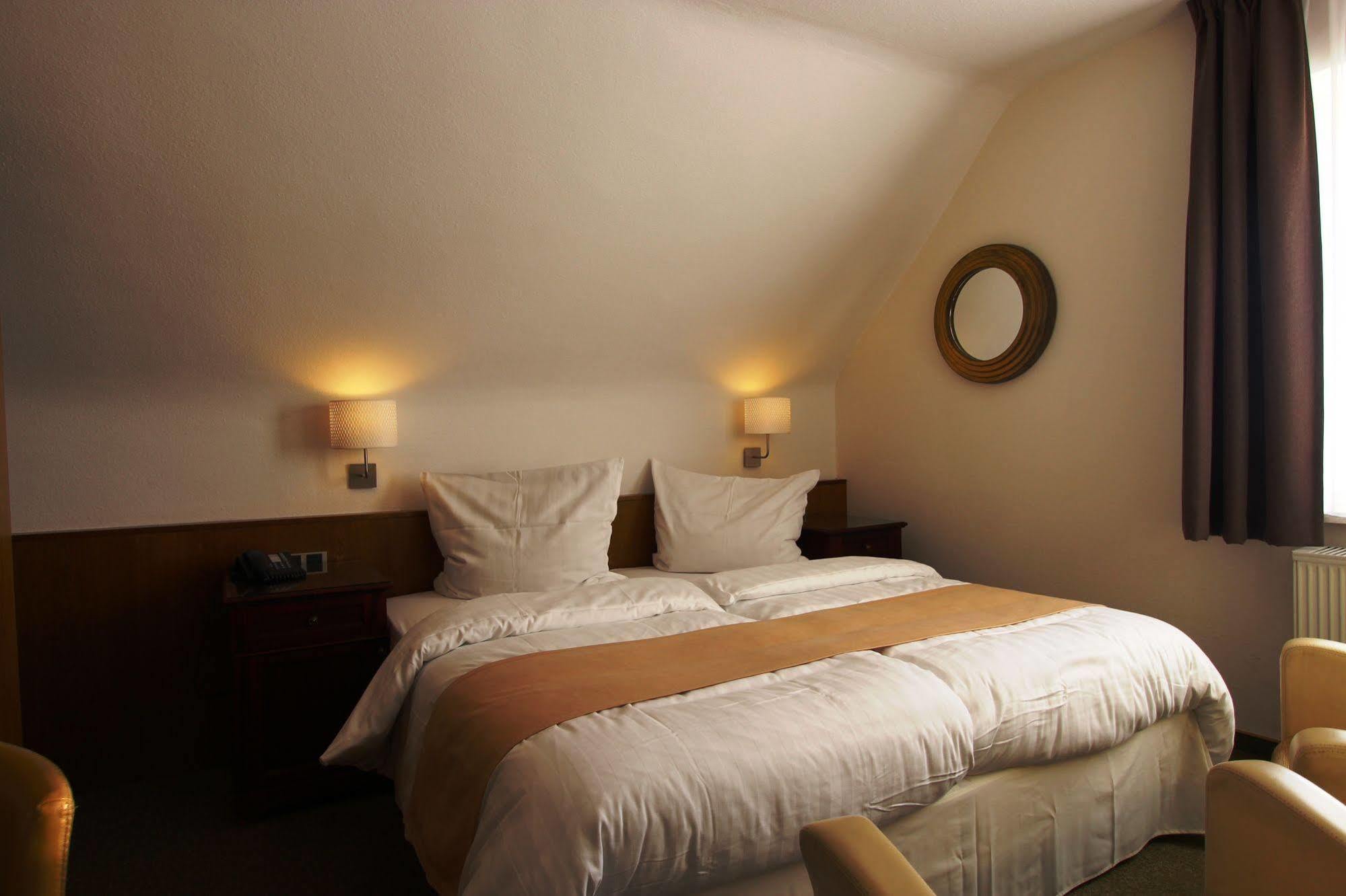 Boutique Hotel Restaurant Hollerather Hof Hellenthal Exterior photo